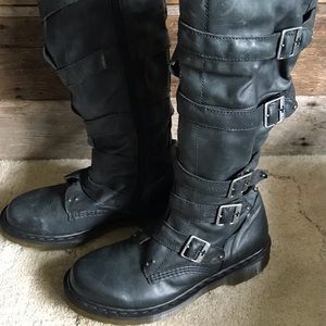 DR MARTENS NWOT PHINA BOOTS